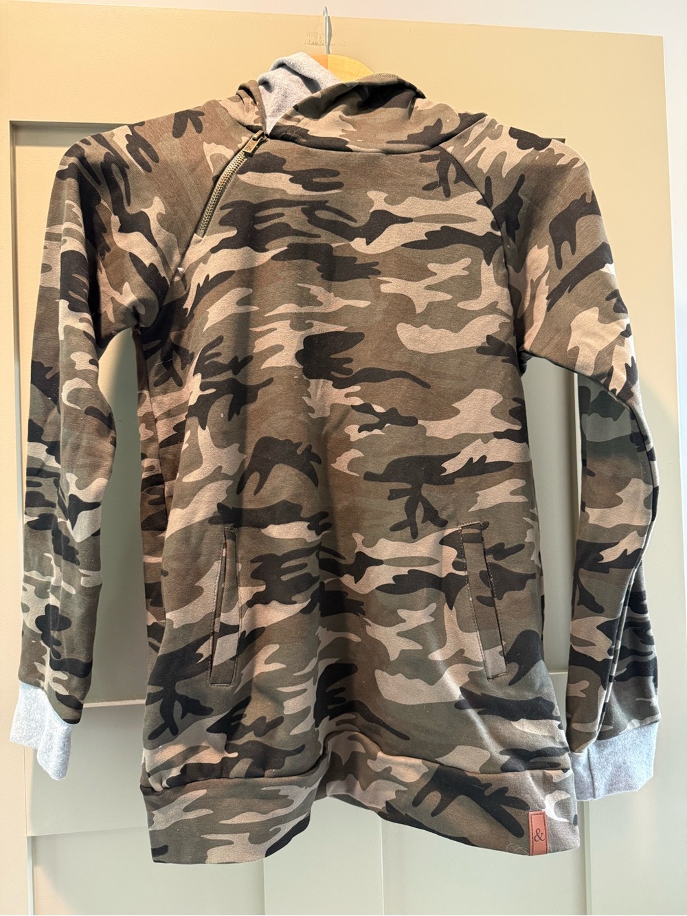 AMPERSAND AVE YOUTH Camo DoubleHoodie in Green & Brown